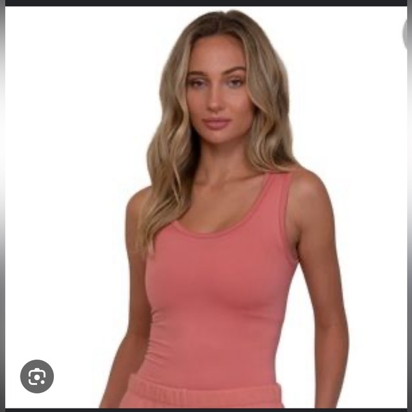 Morgan Stewart Sport Sleeveless Scoop Neck Tank Top, Small - Picture 10 of 10